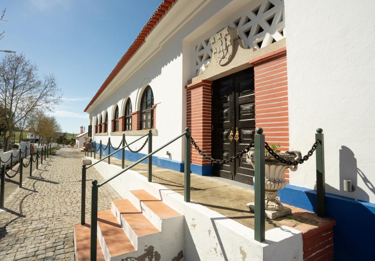 Bed and Breakfast Escola Do Fado Vila Fernando  Экстерьер фото