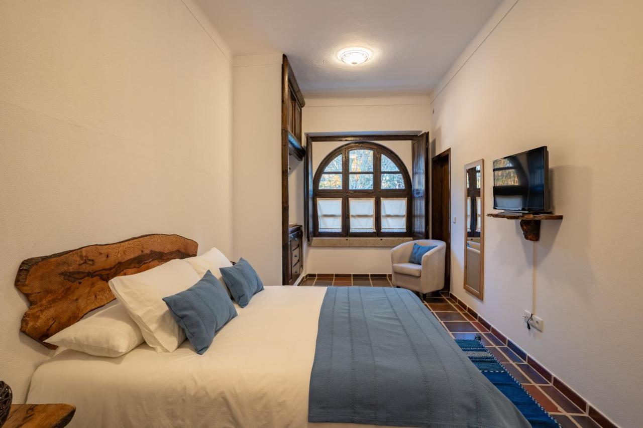 Bed and Breakfast Escola Do Fado Vila Fernando  Экстерьер фото